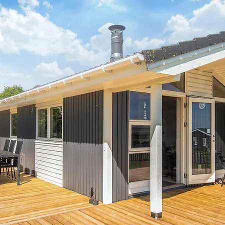 4 Star In * Hejls